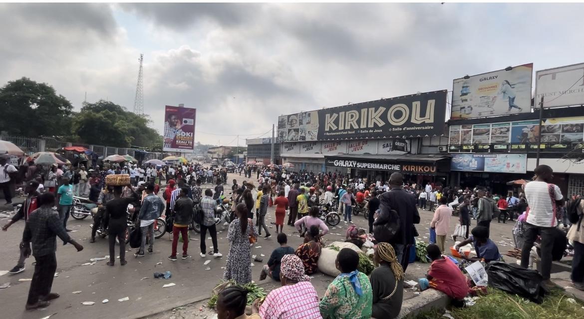 Kinshasa : les chauffeurs taxis et taxis-bus en grève ce lundi pour dénoncer les…