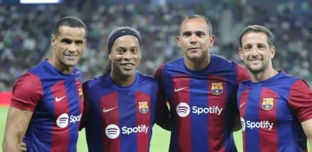 Football-Loisir : Les legendes du FC Barcelone joueront celles de l’Afrique en Novembre au stade des Martyrs